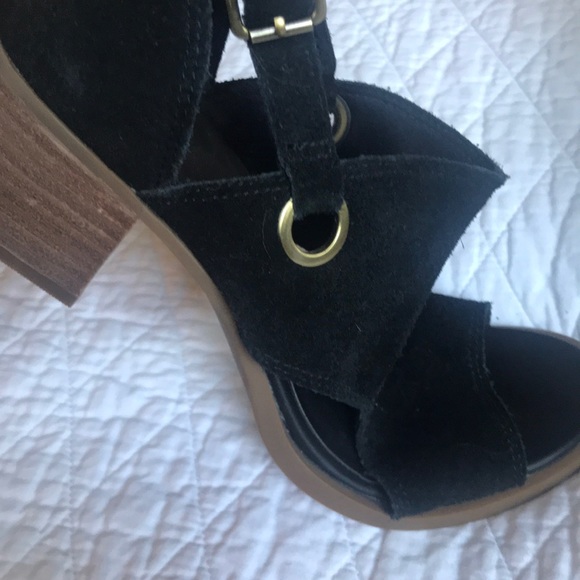 Koolaburra by UGG kaiah black suede sandals 6 - Picture 11 of 11